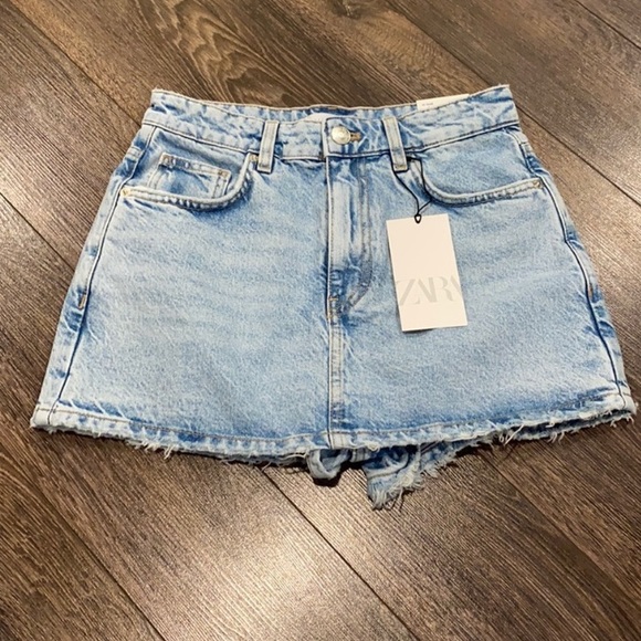 ISO Zara Skort size M or L - Picture 1 of 1